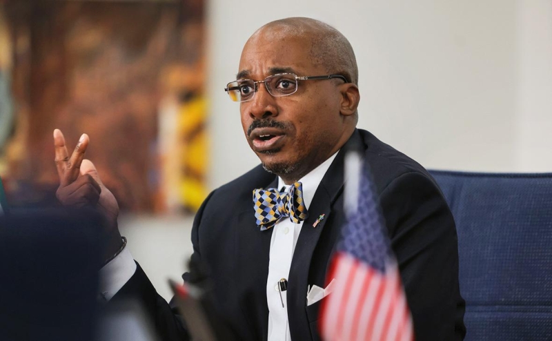 МИД ЮАР заявил об извинениях посла США за слова о поставках оружия