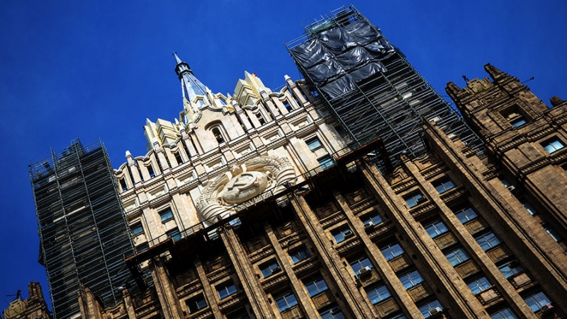 МИД РФ: попытки дискредитации голосования по Конституции наблюдаются на участках за границей