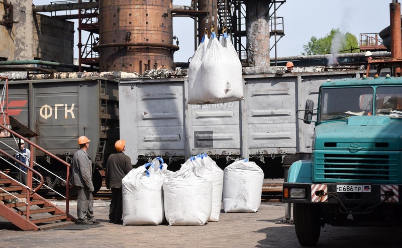 МИД заявил о блокировке в Европе более 96 тыс. т российских удобрений