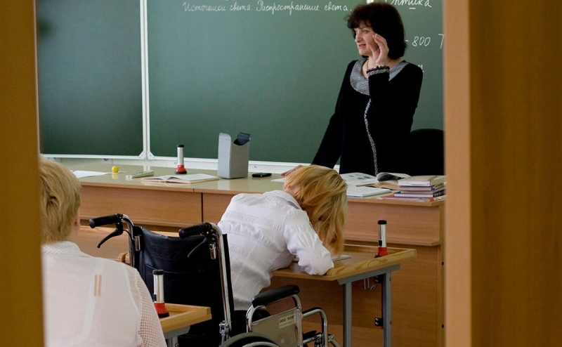 Мигранты заявили о росте сроков рассмотрения заявок на учебу в школах