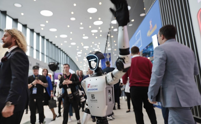 Миллиардер Таврин признался, что принципиально не пользуется ИИ