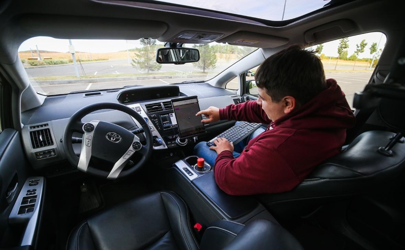 Минэк назвал число ДТП с участием экспериментальных беспилотных авто