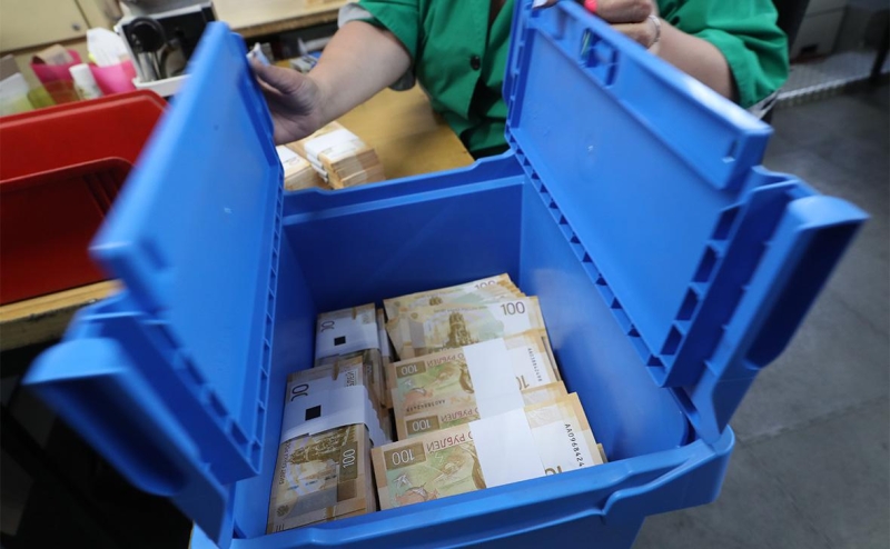 Минэк спрогнозировал стабилизацию рубля на ₽90&ndash;92 за доллар