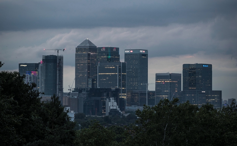 Минфин инициировал долларовые выплаты кредиторам во избежание дефолта