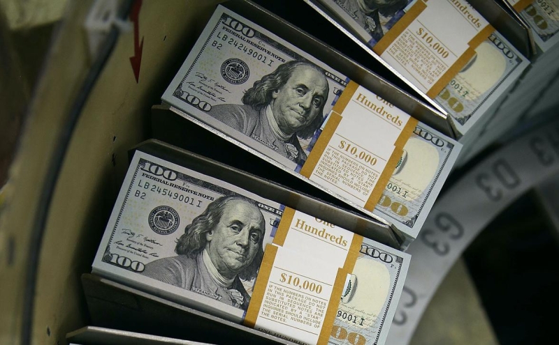 Минфин объявил о переходе к покупкам валюты впервые с начала года