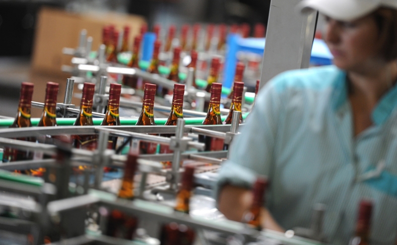 Минфин обсудил с рынком риски перебоев с импортом вина