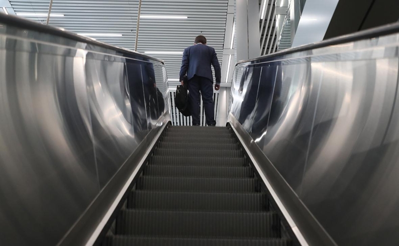 Минфин предложил сохранить НДФЛ в 13% для уехавших россиян