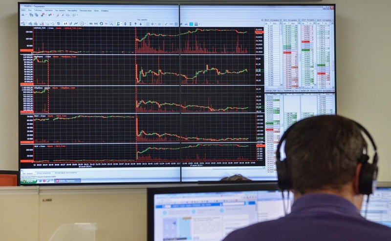 Минфин вернется к покупке золота и валюты в рамках бюджетного правила