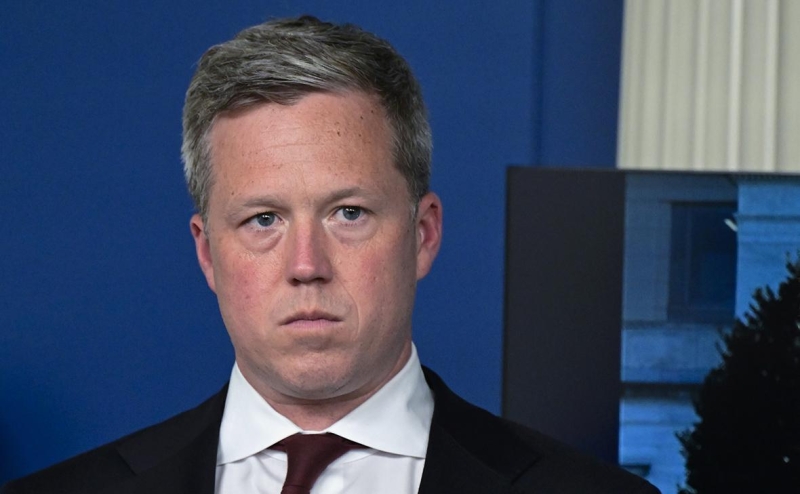 Министр армии США прибыл в Киев на фоне сообщений об обсуждении мира