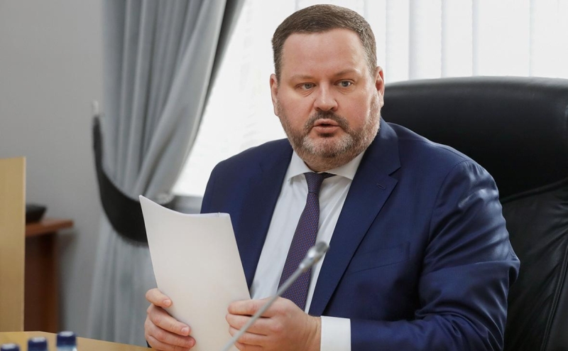 Министр объяснил, почему россияне стали рекордно много работать