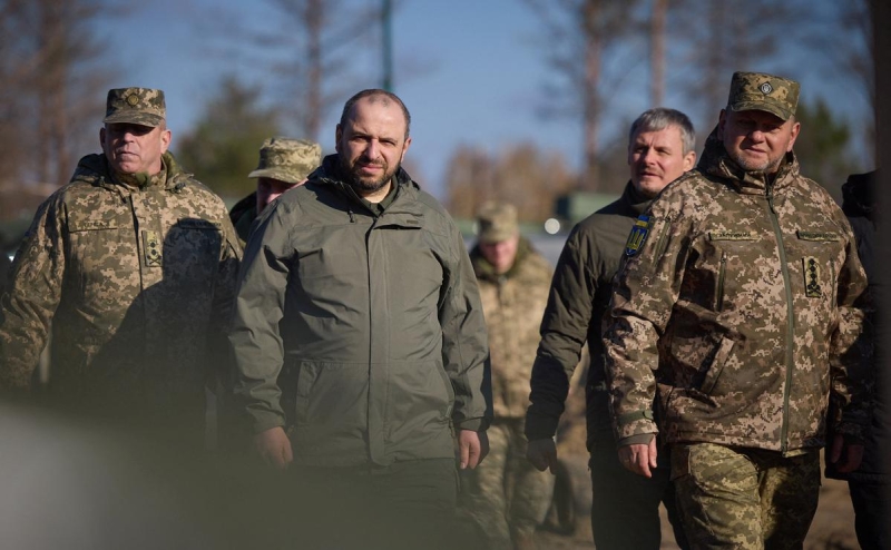 Министр обороны Украины назвал вбросом данные об увольнении главкома