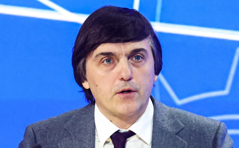 Министр просвещения пообещал единые учебники по всем предметам