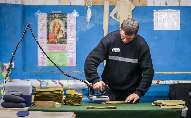 Минюст раскрыл число заключенных в колониях России