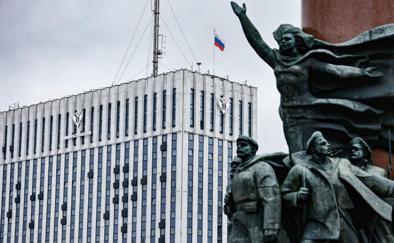 Минюст внес в список иноагентов Диму Зицера