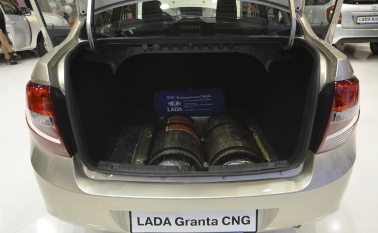 Минобрнауки определило специальности с ограничением платного приема