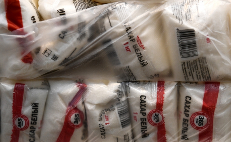 Минсельхоз начал распределять объемы поставок сахара