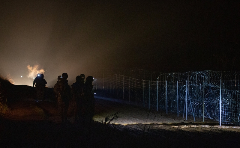 Минск обвинил Варшаву в стрельбе из автоматов на границе