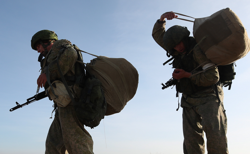 Минск сообщил о прибытии в страну главкома Сухопутных сил России