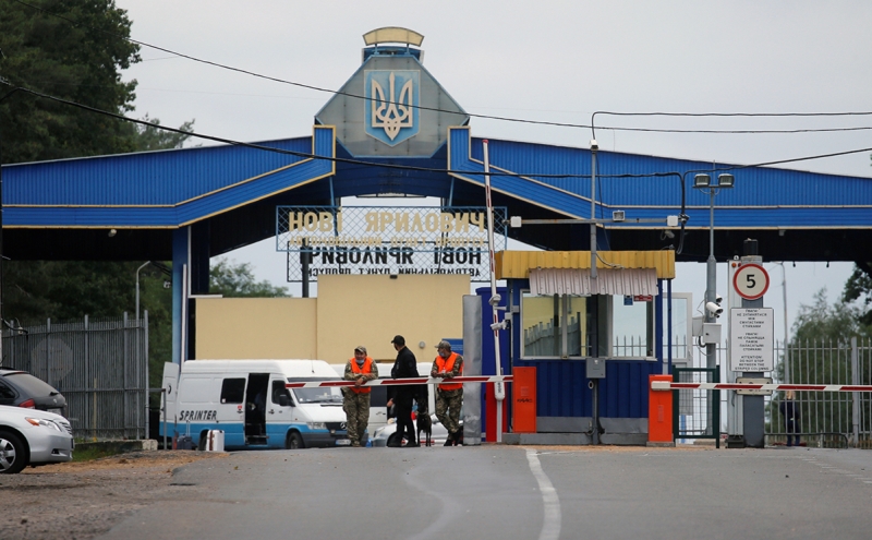 Минск выдвинул &laquo;тактические резервы&raquo; на границу с Украиной