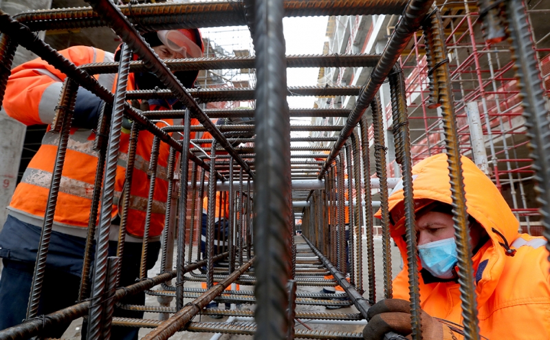 Минстрой назвал причины роста цен на жилье после обращения Путина к ФА