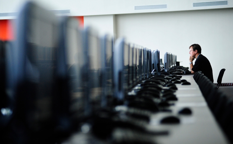 Минтруд рекомендовал перевести на удаленку максимум сотрудников