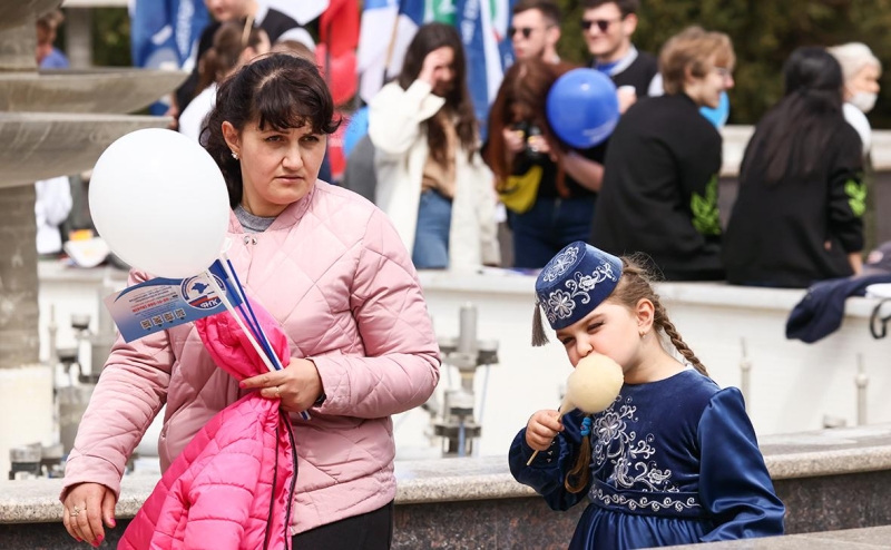 Минтруд заявил о готовности обсудить перенос новогодних выходных на