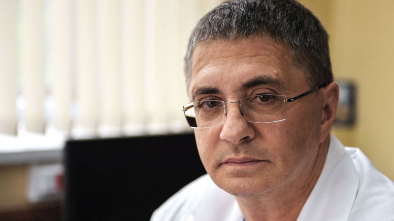 Мясников объяснил, почему в России так много антипрививочников