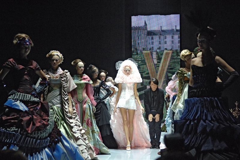 «Мода — это прежде всего поиск самого себя»: жизнь Валентина Юдашкина