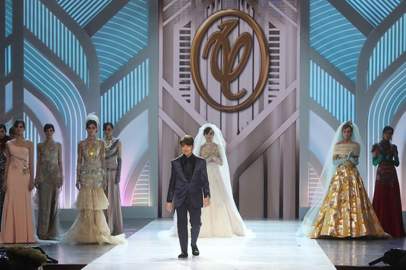 «Мода — это прежде всего поиск самого себя»: жизнь Валентина Юдашкина