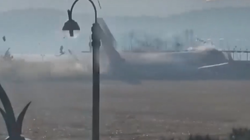 Момент крушения лайнера в Южной Корее. Видео