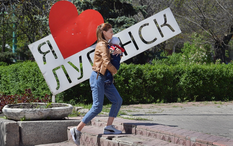 Москва возьмет шефство над Донецком и Луганском