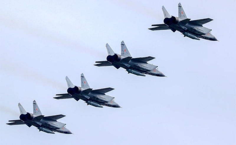 Москва заявила о групповом ударе с «Кинжалами» по военным заводам