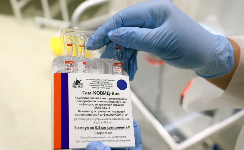 Мурашко анонсировал решения по ревакцинации и прививкам для беременных