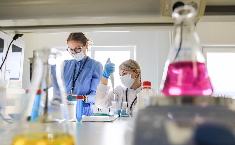 Мурашко назвал сроки завершения доклинических испытаний вакцины от