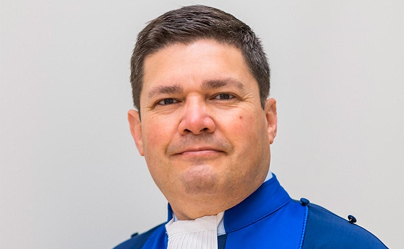 МУС выдал ордера на арест двух российских военных командующих