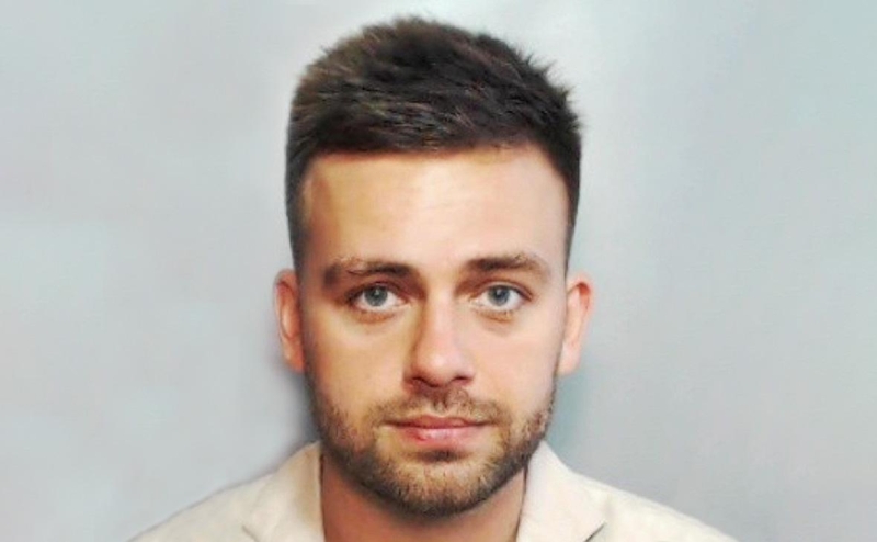 МВД объявило в розыск блогера Сергея Косенко, бросившего младенца в