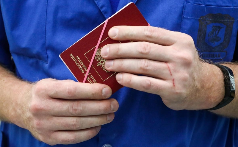 МВД возобновит прием заявлений на загранпаспорта нового образца