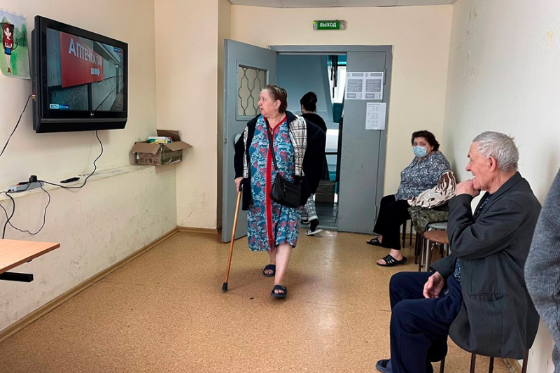 &laquo;Мы устали от страха&raquo;: как живут люди, уехавшие от обстрелов в