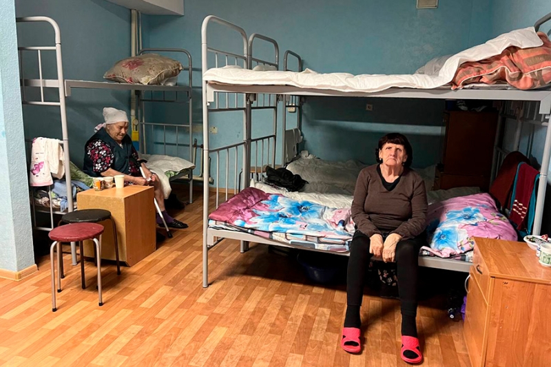 &laquo;Мы устали от страха&raquo;: как живут люди, уехавшие от обстрелов в