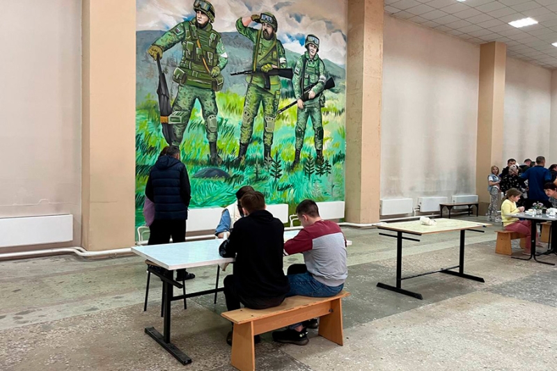 &laquo;Мы устали от страха&raquo;: как живут люди, уехавшие от обстрелов в