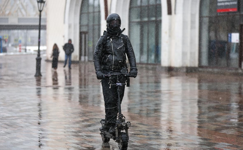 На электросамокаты предложили распространить балльную оценку