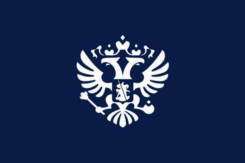 На эмблему Кремля вернулись православные кресты