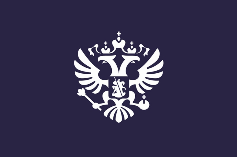 На эмблему Кремля вернулись православные кресты