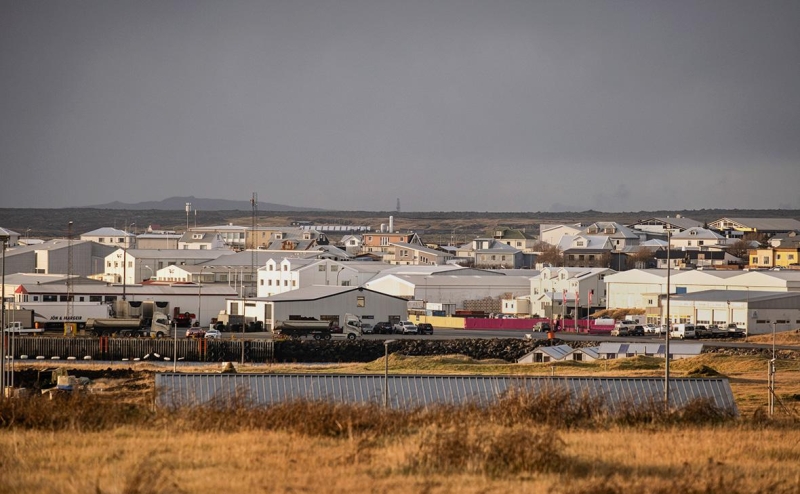 На исландском полуострове Рейкьянес началось извержение вулкана. Видео