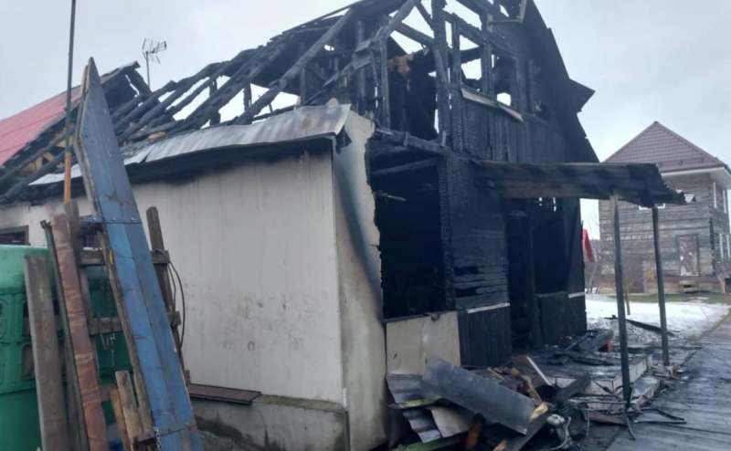 На Ярославском моторном заводе начался пожар