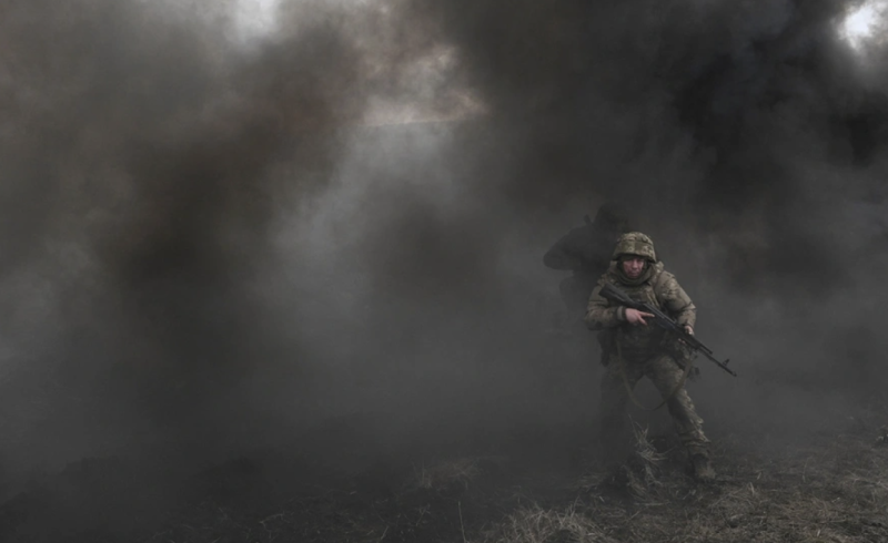 На нефтеперерабатывающем заводе в Калифорнии произошел пожар