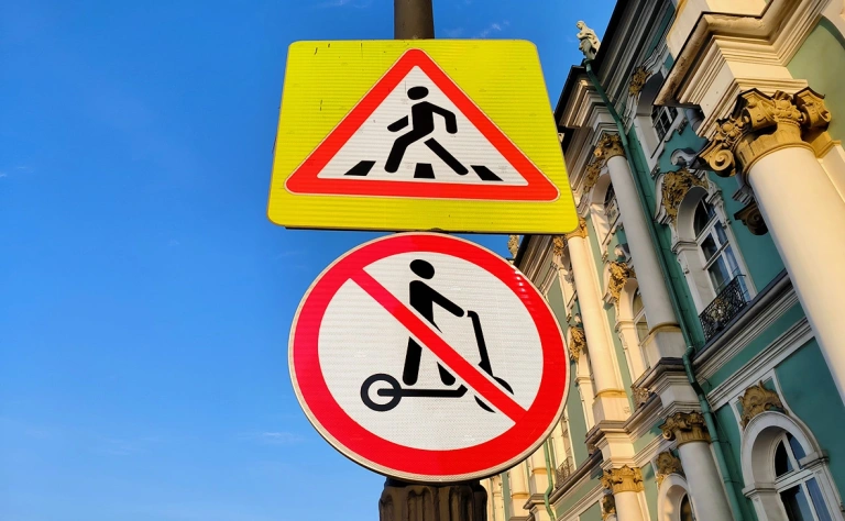 На протестах в Каракасе прозвучали выстрелы