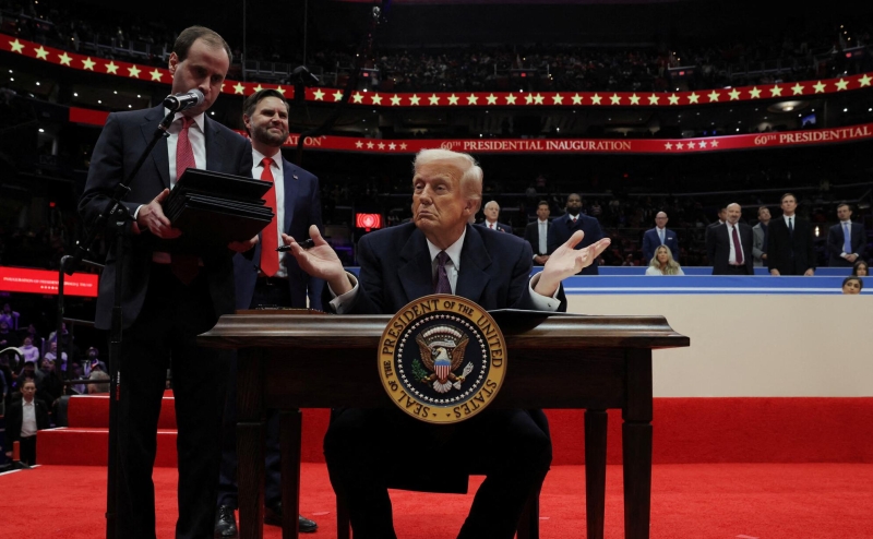 На Трампа подали в суд в первый же день работы