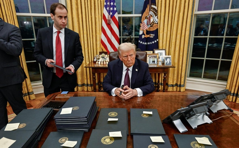 На Трампа подали в суд в первый же день работы