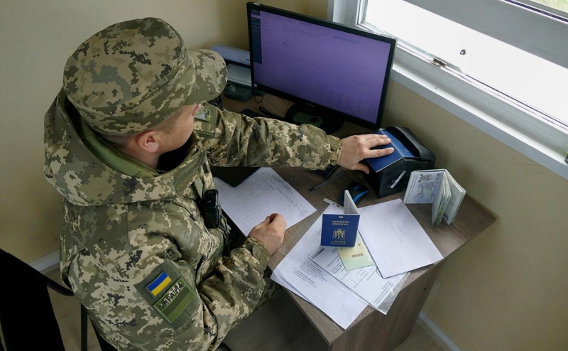 На Украине перестали пропускать через границу из-за сбоя